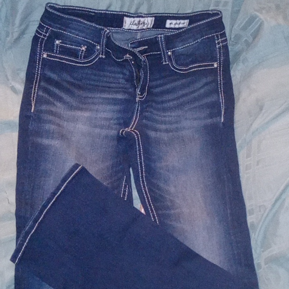 Day trip jeans size 25 r they are bootcut or slightly flared almost brand new